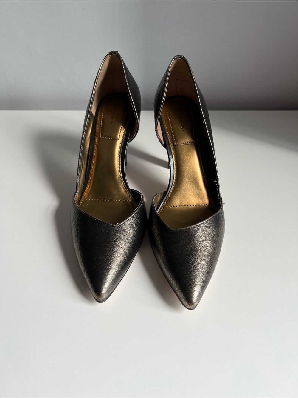 T Tahari Black Pointed D'Orsay Heels with Gold Insole